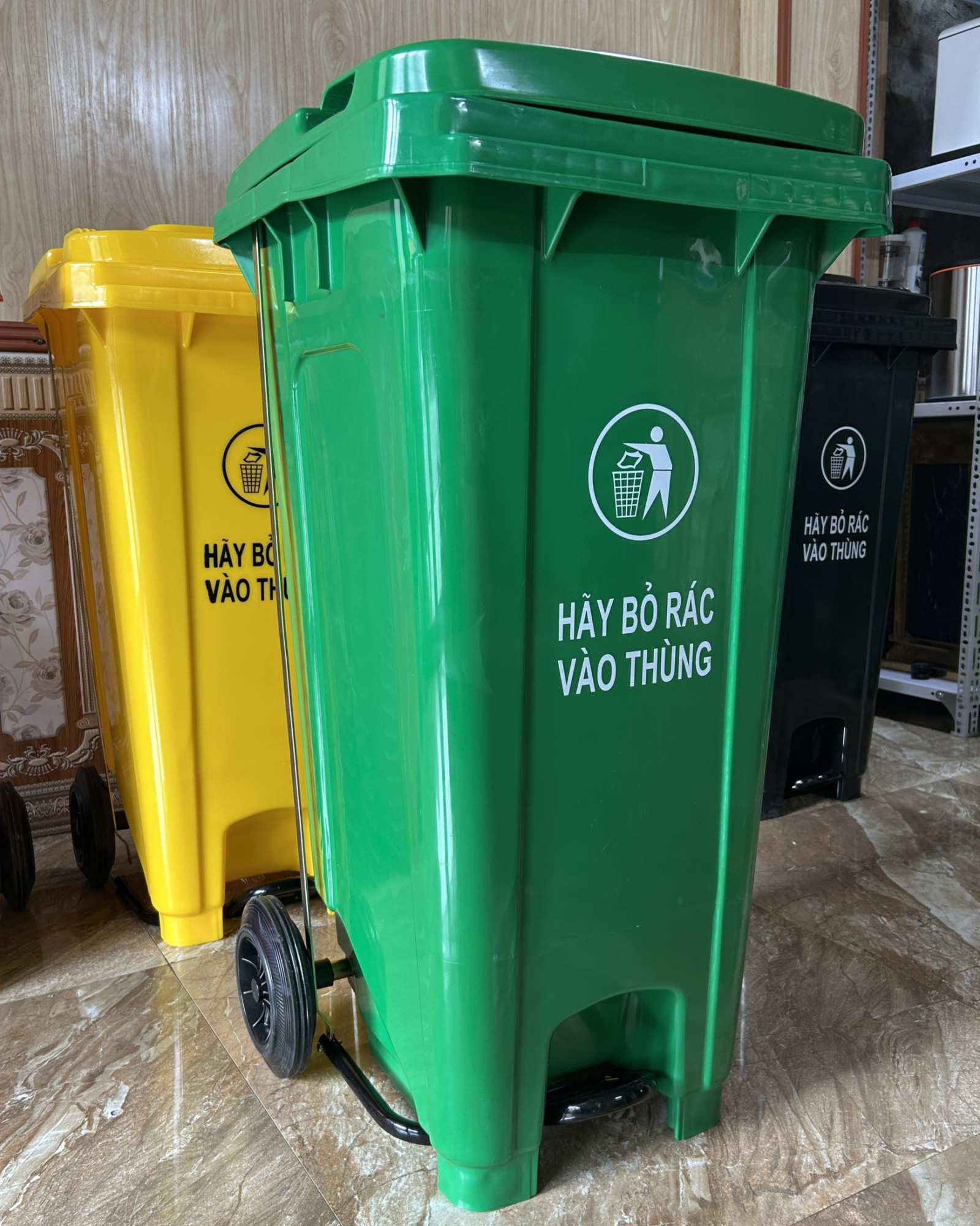 Thùng rác đạp chân nhựa HDPE 120L