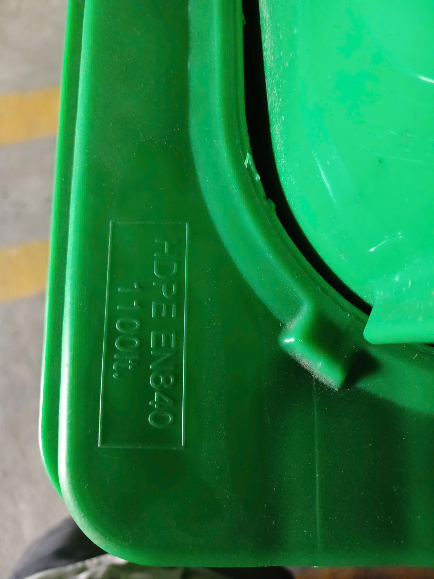Thùng rác 1100L