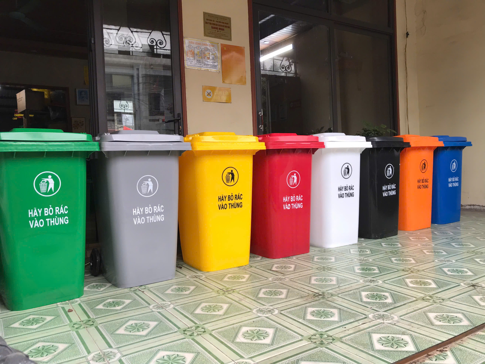 Thùng rác nhựa 240L nặng 11kg